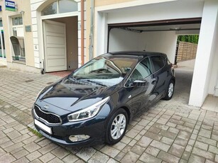 KIA CEE'D 1.6 GDI EX Prémium LED+NAVI+KAMERA+DIGITKLÍMA+TEMPOMAT+Ü.FŰTÉS+ALU+HOROG