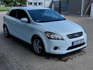 KIA CEE'D Pro1.4 LX magasan felszerelt. ülésfűtés. bluetooth.végig ellenőrizhetó előélet