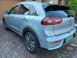 KIA NIRO PHEV 1.6 GDI EX DCT Vezetett szervizkönyv