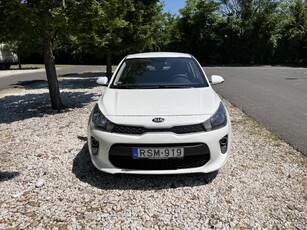 KIA RIO 1.25 MPI Bronze Vezetett szervízkönyv