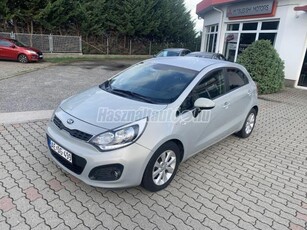 KIA RIO 1.4 CRDi EX végig vezetett szervizkönyv