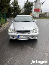 Mercedes-Benz C 200 Kompressor Classic Kevés Ki...