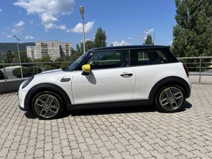 MINI MINI COOPER SE magyar ÁFÁ-s 12eKm