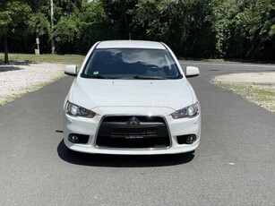 MITSUBISHI LANCER Sportback 1.6 Invite TÉLI-NYÁRI ALUFELNI GARNITÚRA!!