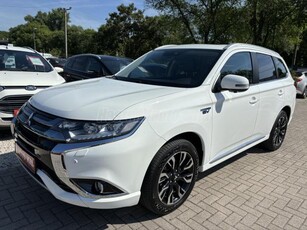 MITSUBISHI OUTLANDER 2.0 PHEV Instyle Navi 4WD CVT Teljes szervizmúlt.megkímélt állapotban!!