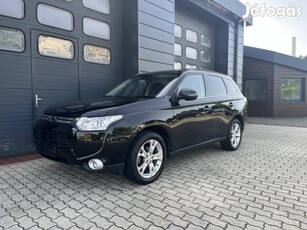 Mitsubishi Outlander 2.2 DI-D Instyle Navi 4WD...