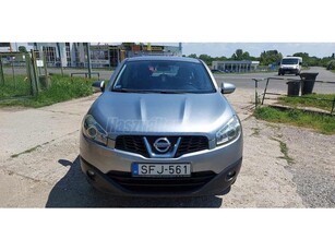 NISSAN QASHQAI 1.6 Visia Tolatókamera. Navigáció