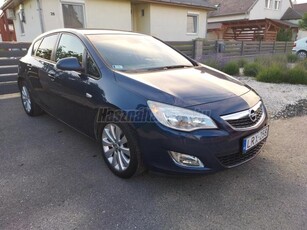 OPEL ASTRA J 1.6 Cosmo Magyarországi. 8 kerék. Friss műszaki. Vonóhorog