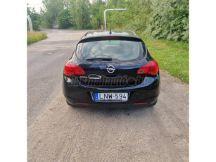 OPEL ASTRA J 1.6 Essentia