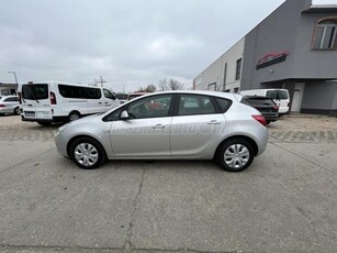 OPEL ASTRA J 1.6 Essentia RADAR-Ü.FŰT-TEMPOMAT-SZÉP