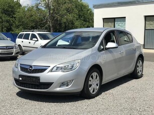 OPEL ASTRA J 1.6 Essentia ++VégigVezetettSzkönyv++TökéletesKlíma++Tempomat++FrissMűszaki