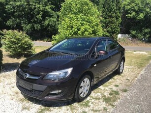 OPEL ASTRA J Sedan 1.6 CDTI Start-Stop Selection Vezetett szervizkönyv