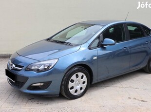 Opel Astra J Sedan 1.6 Cosmo