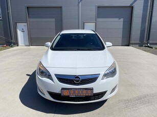 OPEL ASTRA J Sports Tourer 1.4 Sport Szép Állapot!Vezetett Szervizkönyv!!!