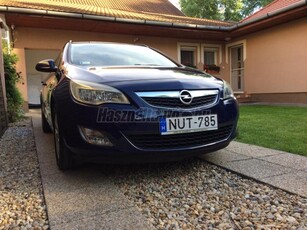 OPEL ASTRA J Sports Tourer 1.6 Enjoy