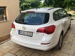 OPEL ASTRA J Sports Tourer 1.7 CDTI Cosmo