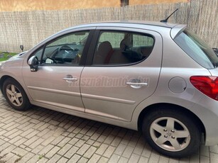 PEUGEOT 207 1.4 16V Urban