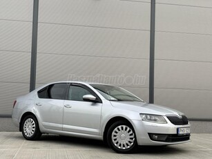 SKODA OCTAVIA 1.4 TSI Elegance Bi-Xenon! Keyless Go! Végig Szervizkönyves!