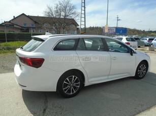 TOYOTA AVENSIS Touring Sports 1.6 D-4D Live Plus