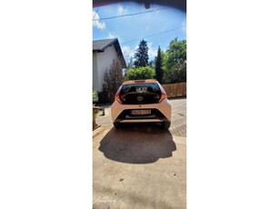 TOYOTA AYGO 1.0 x-cool