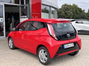 TOYOTA AYGO 1.0 x-play