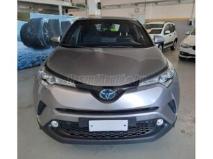 TOYOTA C-HR 1.8 Hybrid Comfort e-CVT navi line assist Adaptív Trmpomat LED CarPlay