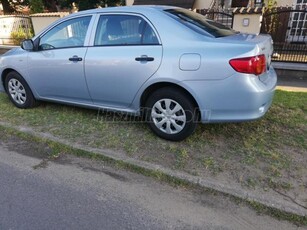 TOYOTA COROLLA Sedan 1.33 Magyarországi. szervizkönyv. egy tulaj