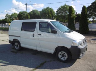 TOYOTA HI-ACE Hiace 2.5 D-4D 4x4 Panel Van Magyarországi.Dupla tolóajtó