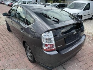 TOYOTA PRIUS 1.5 HSD Sol (Automata) Márkaszervíz Által Végig Vezetett Szervízkönyv.Digitklíma.Tolatóradar