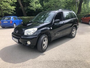 TOYOTA RAV 4 Rav4 2.0 D 4x4 179.753Km 3db Gyári kulcs