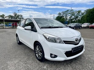 TOYOTA YARIS 1.33 Active Design MEGKÍMÉLT ÁLLAPOT/ ÜLÉSFŰTÉS/ TOLATÓ KAMERA/ SZÉP KÜLSŐ BELSŐ