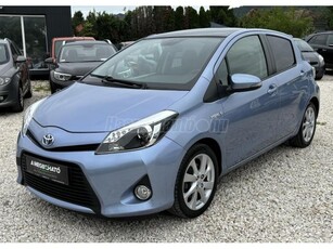 TOYOTA YARIS 1.5 HSD Executive (Automata) Panorámatető.Navigáció. Garancia