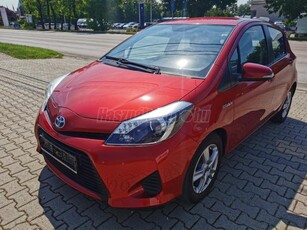 TOYOTA YARIS 1.5 HSD Live (Automata) Toyota szervizkönyv!