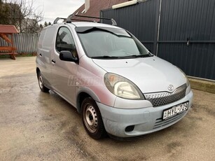 TOYOTA YARIS VERSO Van 1.3