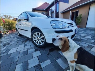 VOLKSWAGEN GOLF V 1.6 Comfortline