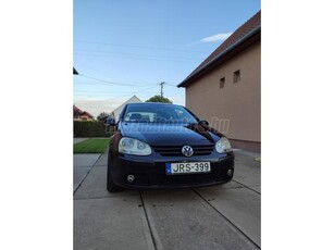 VOLKSWAGEN GOLF V 1.6 Trendline