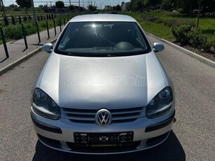 VOLKSWAGEN GOLF V 1.6 Trendline Szervízkönyves és rozsdamentes