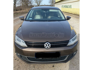 VOLKSWAGEN JETTA VI 1.4 TSI Highline DSG