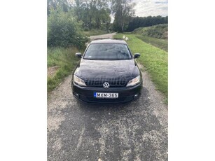 VOLKSWAGEN JETTA VI 1.6 CR TDI Comfortline