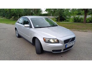 VOLVO S40 1.6 D Momentum Bőr belső - Xenon