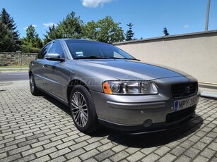 VOLVO S60 2.4 D5 Momentum