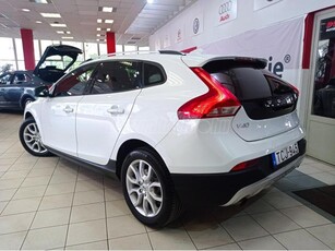 VOLVO V40 Cross Country 2.0 [T4] AWD Momentum Geartronic 1év GARANCIA-LED-NAVIGÁCIÓ