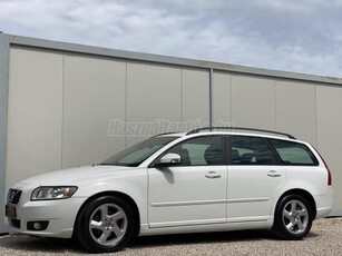 VOLVO V50 1.6 D [D2] Business Sérülésmentes/ Tolatóradar/ Félbőr/ Tempomat/ Multikormány/ Új komplett vezérlés