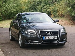 AUDI A3 2.0 TDI Attraction DPF S line