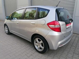 HONDA JAZZ 1.4 Elegance CVT Klíma/Alufelni/USB/Vezetett szervizkönyv!