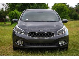 KIA CEE'D 1.4 CVVT LX NAVI - kétzónás digit klíma - ÜLÉSFŰTÉS - tempomat - TOLATÓKAMERA - SZERVIZKÖNYV