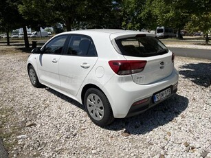 KIA RIO 1.25 MPI Bronze Vezetett szervízkönyv