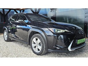 LEXUS UX 250h Elegance CVT TÁVOLSÁGTARTÓ TEMPOMAT . SÁVTARTÓ. TÁBLAFELISMERŐ. KAMERA. KEYLESS