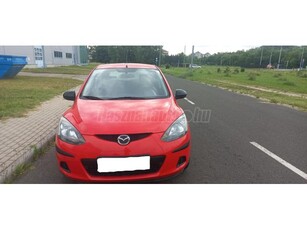 MAZDA 2 1.3i TE KLIMA.SZERVIZKÖNYV