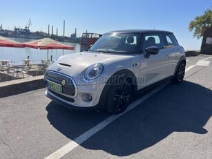 MINI MINI COOPER SE M